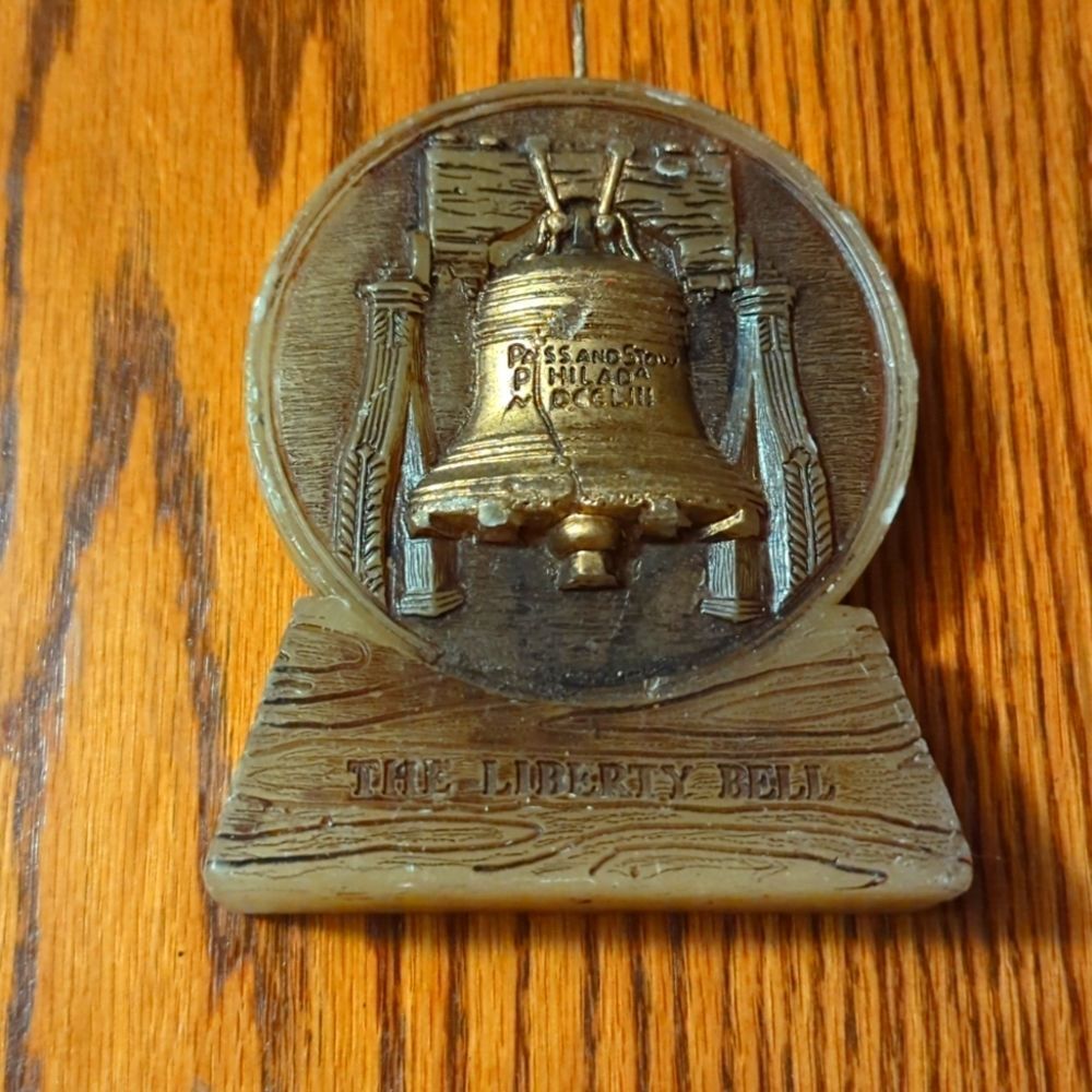 The liberty bell candle